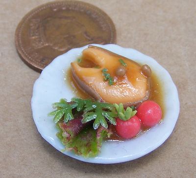 1:12 Scale Salmon Steak Salad On A 2.5cm Ceramic Plate Tumdee Dolls House Food