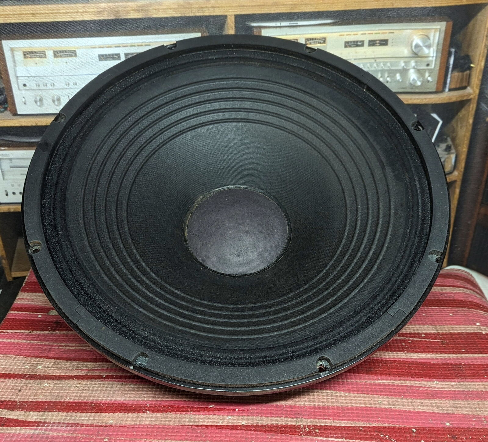 1 RCF woofer / speaker L15-854 with cast frame and cloth 1 RCF woofer / speaker L15-854 with cast frame and cloth