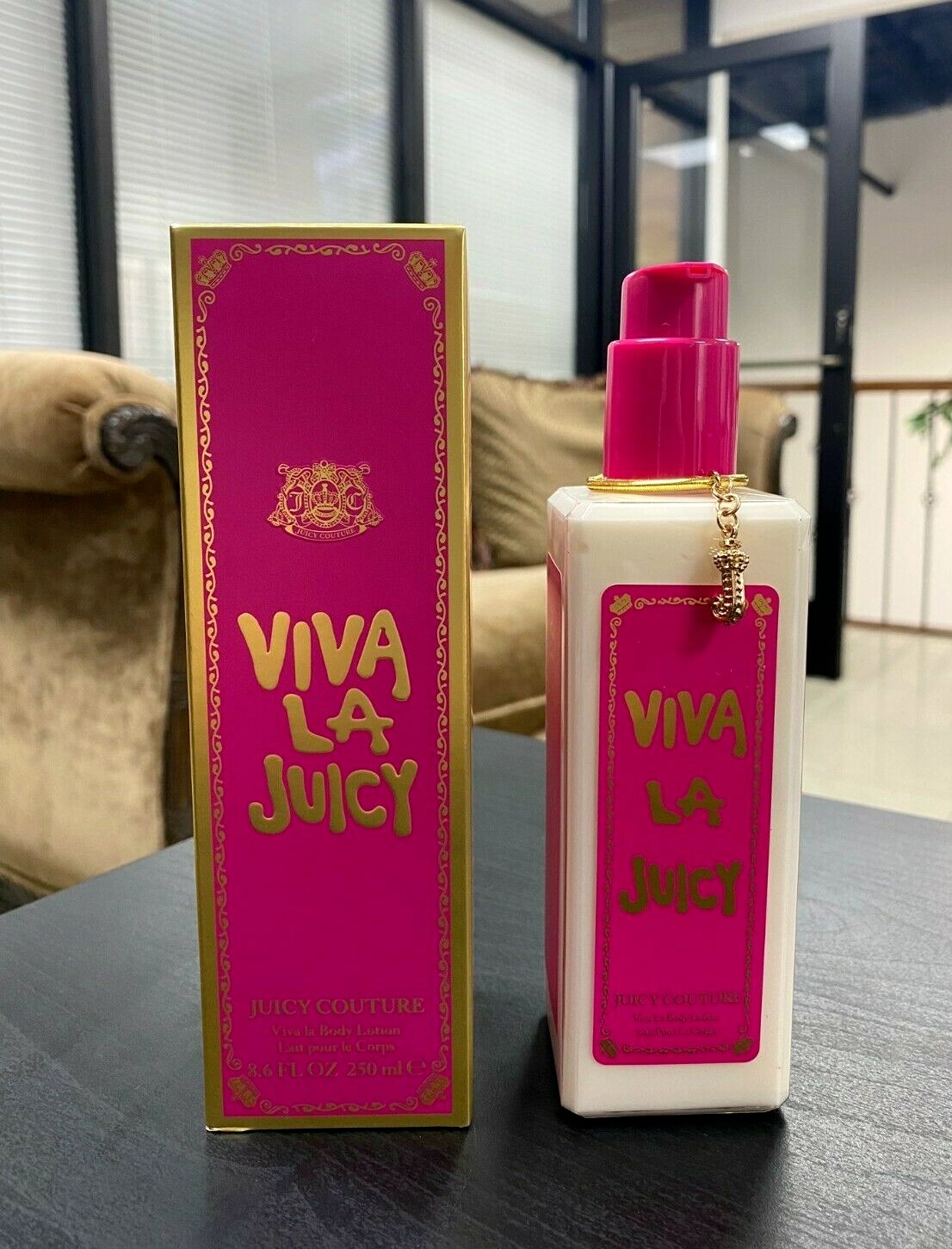 Viva La Juicy by Juicy Couture 8.6 oz / 250 ml Body Lotion