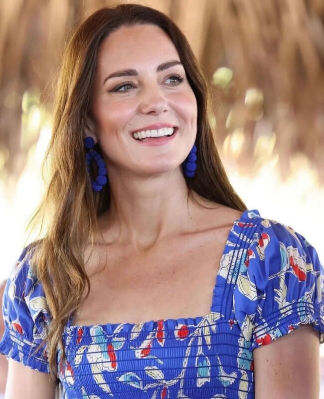 Kate Middleton - Nice Smiling Headshot !!!