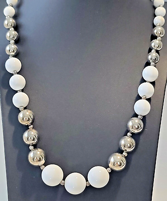 VINTAGE CAROL DAUPLAISE GRADUATED SILVER PLATED WHITE BEAD