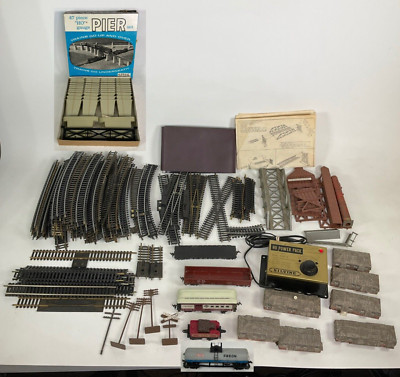 Mixed Lot Vintage Tyco, AHM & Atlas HO Scale Tracks, Pier Set, Trains Buildings