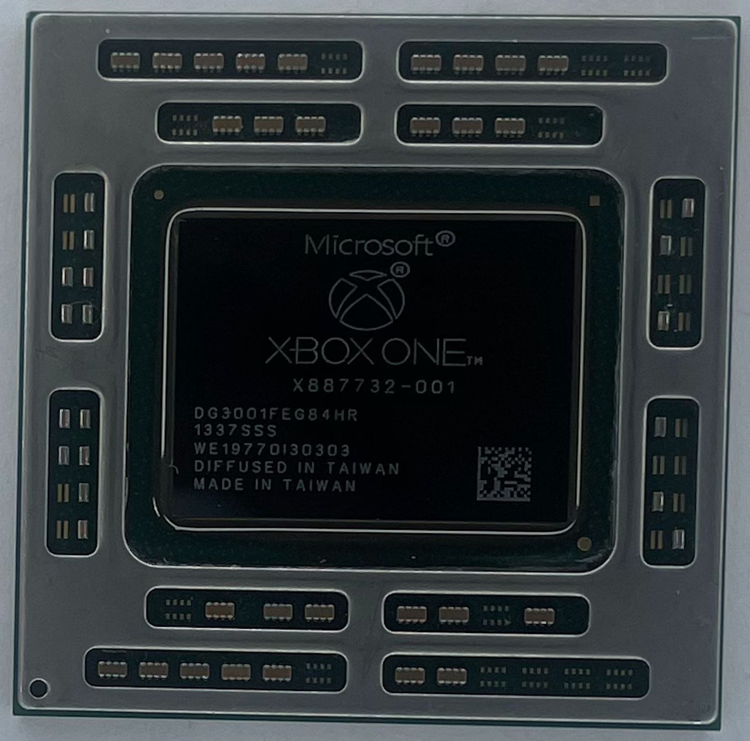 Microsoft - Xbox ONE X　ほぼ新品 Amazon.co.jp: Xbox One X Console : Video Games