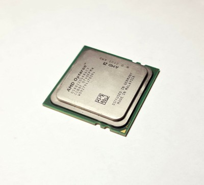 AMD Second Generation Opteron 8220 2.8 GHz - OSA8220GAA6CY Socket F