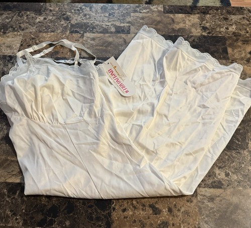 VINTAGE J C PENNEY GAYMODE LINGERIE / FULL SLIP!  SIZE 38. WHITE.   NEW!