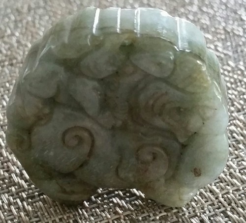 ESTATE SALE 19TH C ANTIQUE HAND CARVED HEAVY CHINESE JADE DRAGON TOGGLE