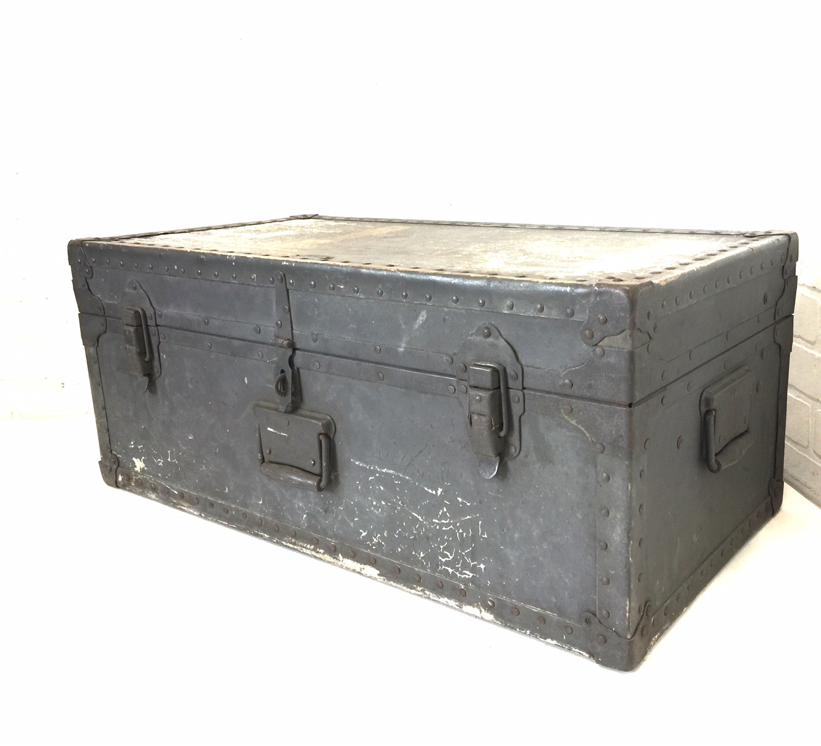Vtg 1948 Military Footlocker WWII Era Shipping Trunk w/ Tray Industrial Storage