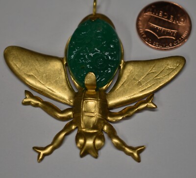 METAL PENDANT 1 RAW BRASS FLY INSECT PENDANT * JADE GREEN FLORAL RELIEF GLASS 