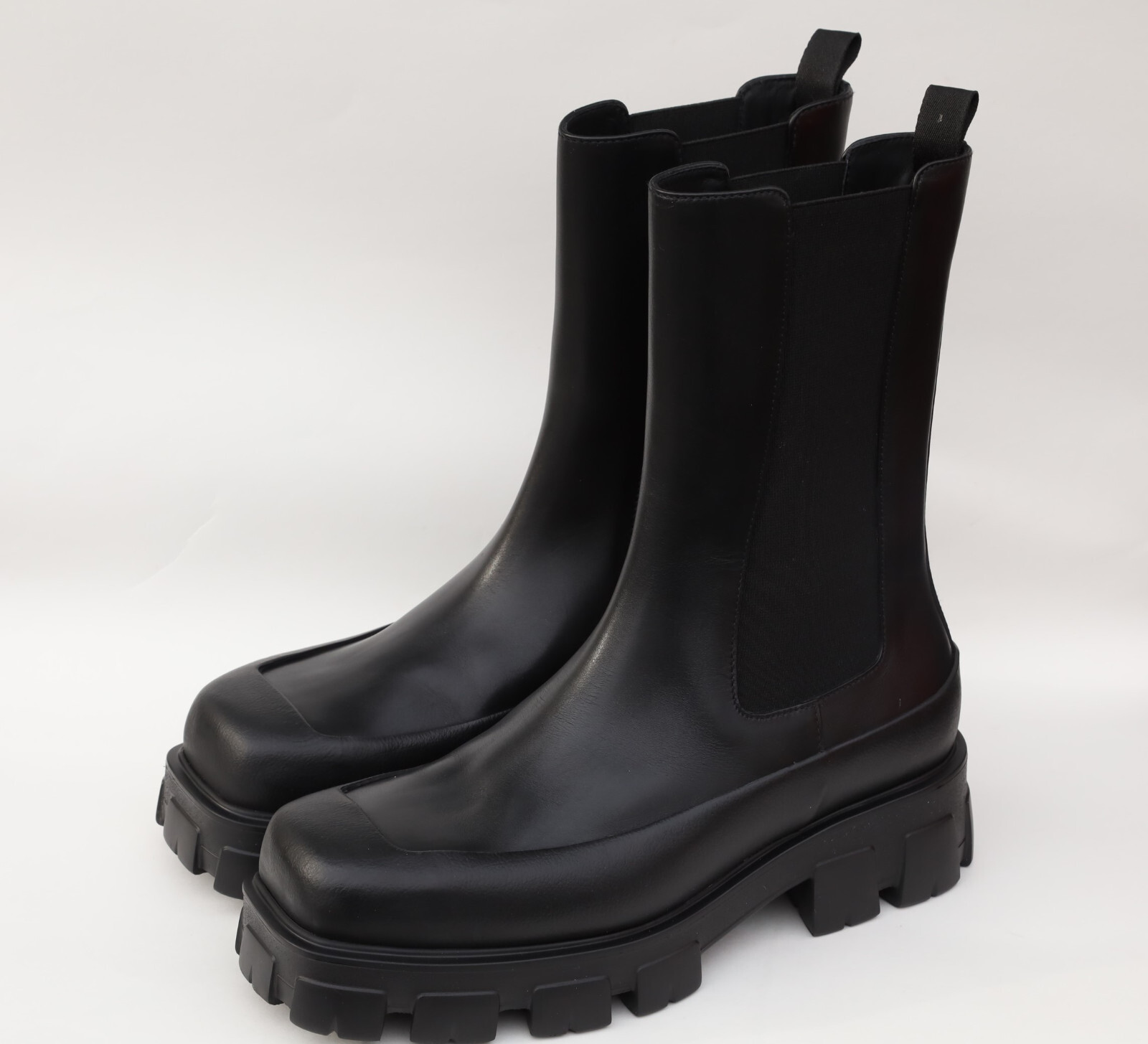靴 Prada square toe Side Gore boots PRADA Square Toe Side Gore Boots Black Size: 71/2 | eBay