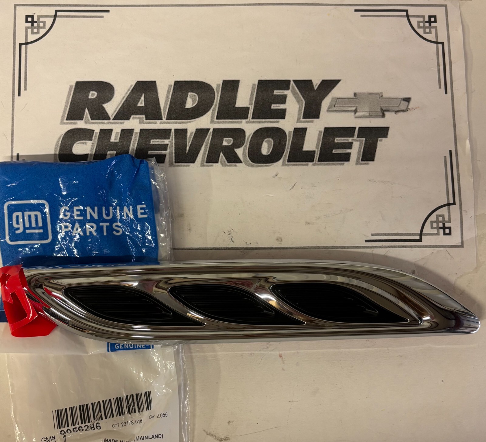 new-gm-oem-1416-buick-lacrosse-hood-emblem-badge-ornament-right-gmc-9056286