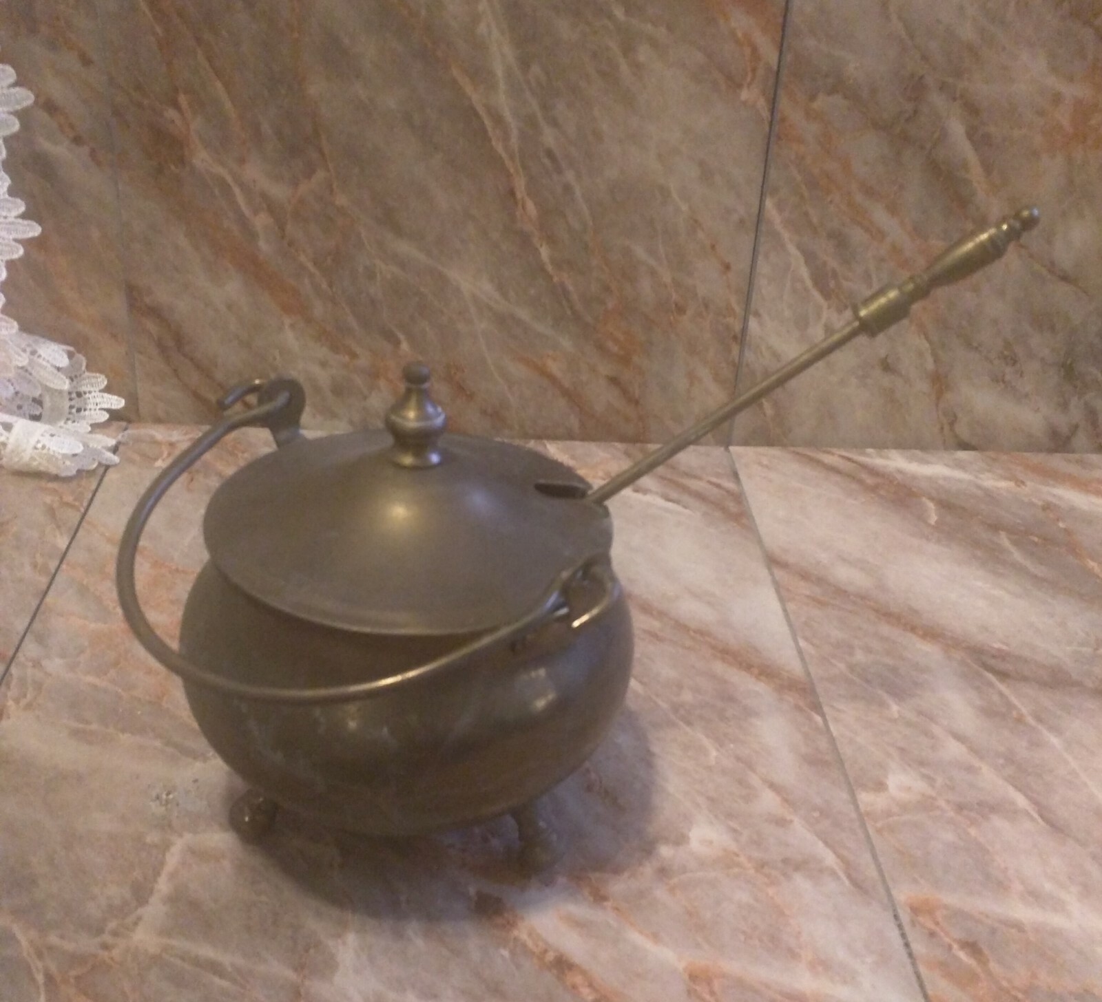 Vintage Brass 3 Footed Hearth Fireplace Fire Starter Kerosene Pot Antique