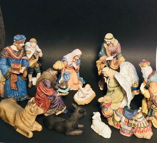 KIRKLAND COSTCO Nativity Set HandPainted 13 Porcelain