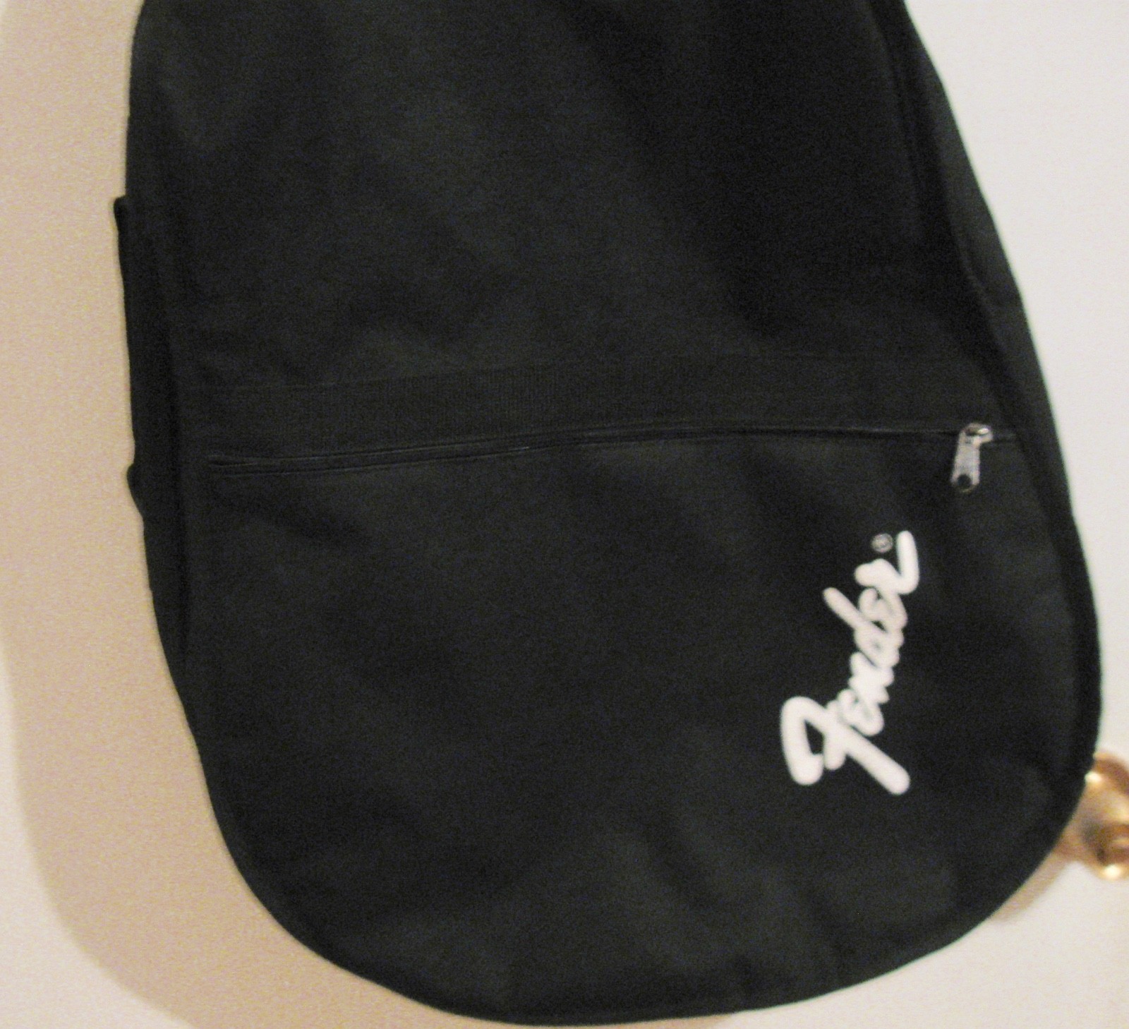 Fender SOFT SIDE BLACK FENDER GUITAR CARRYING CASE 43