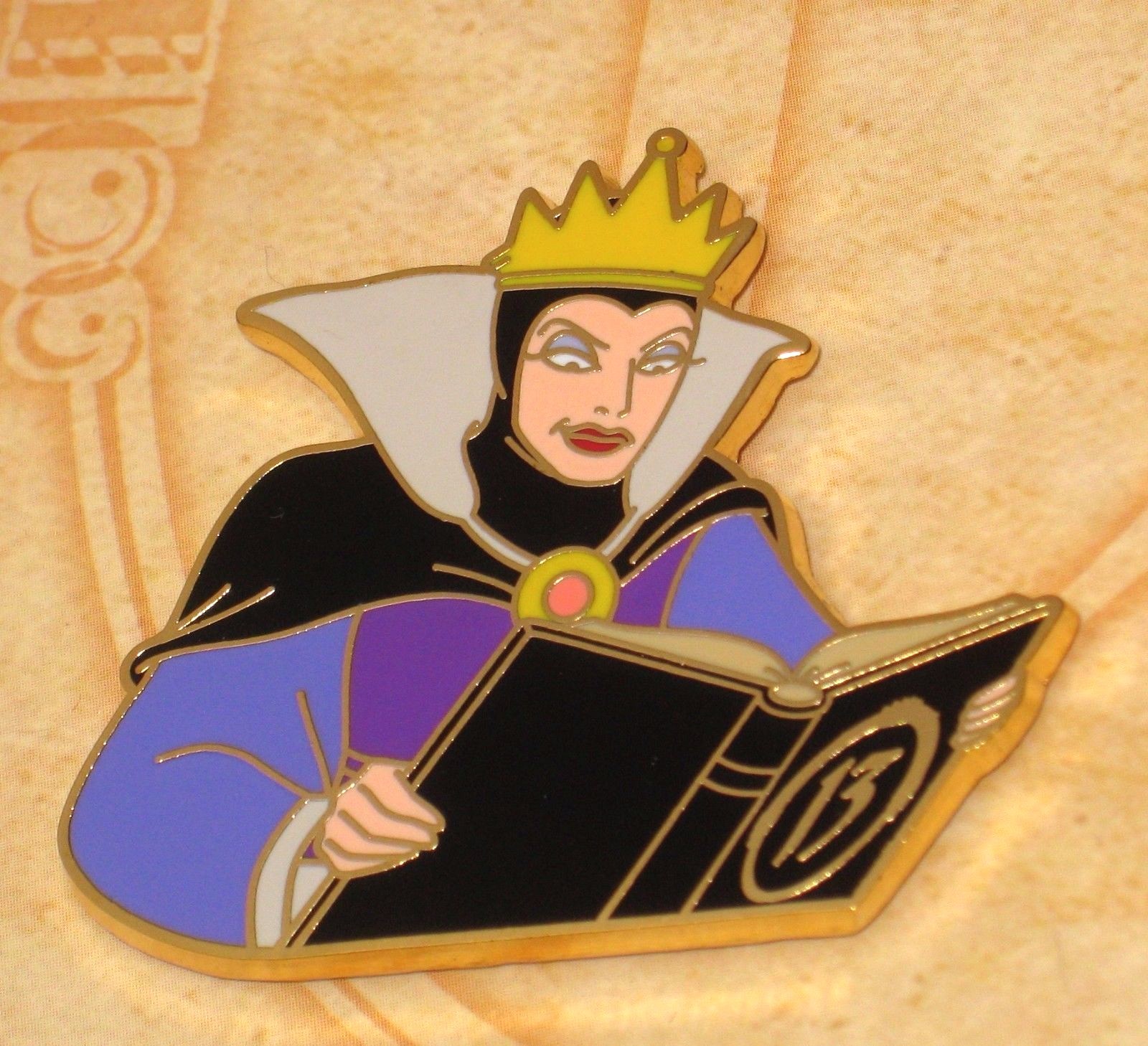 RARE LE 250 Disney Pin✿Reflections Of Evil Storybook
