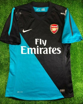 arsenal away 2011