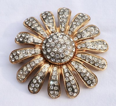 VINTAGE MV VELLANO GOLD TONE WITH RHINESTONES LARGE FLOWER DOMED PENDANT BROOCH