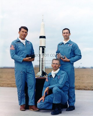 APOLLO 7 ASTRONAUTS POSE WITH A SATURN I-B MODEL- 8X10 NASA PHOTO (BB-024)