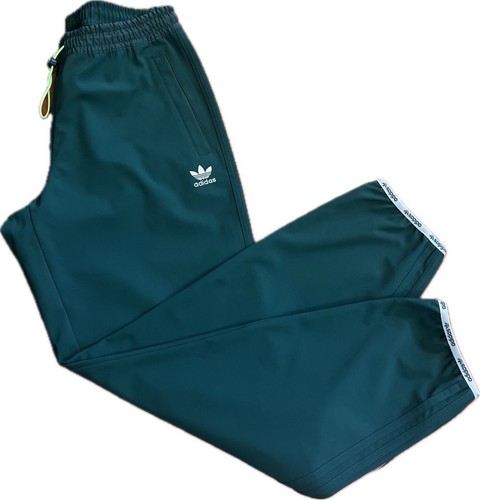 【日本未入荷】adidas Originals Exclusive Sweat Pants adidas Originals Plush Wonder Quartz Jogger Sweatpants | Zumiez