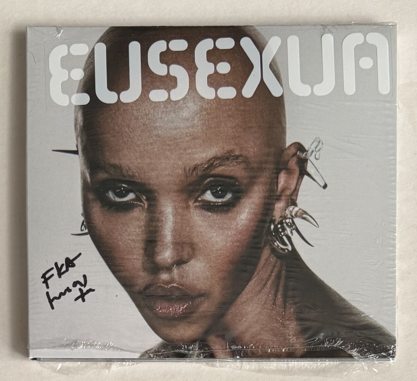 FKA Twigs EUSEXUA CD 直筆サイン入り Amazon.com: FKA Twigs - Eusexua Signed White Vinyl: CDs & Vinyl