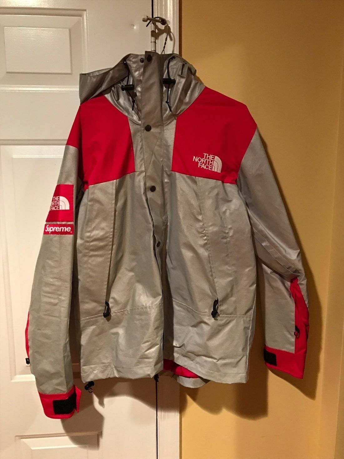 SUPREME X THE NORTH FACE 3M MOUNTAIN PARKA REFLECTIVE SILVER SUPREME X THE NORTH FACE 3M MOUNTAIN PARKA REFLECTIVE SILVER