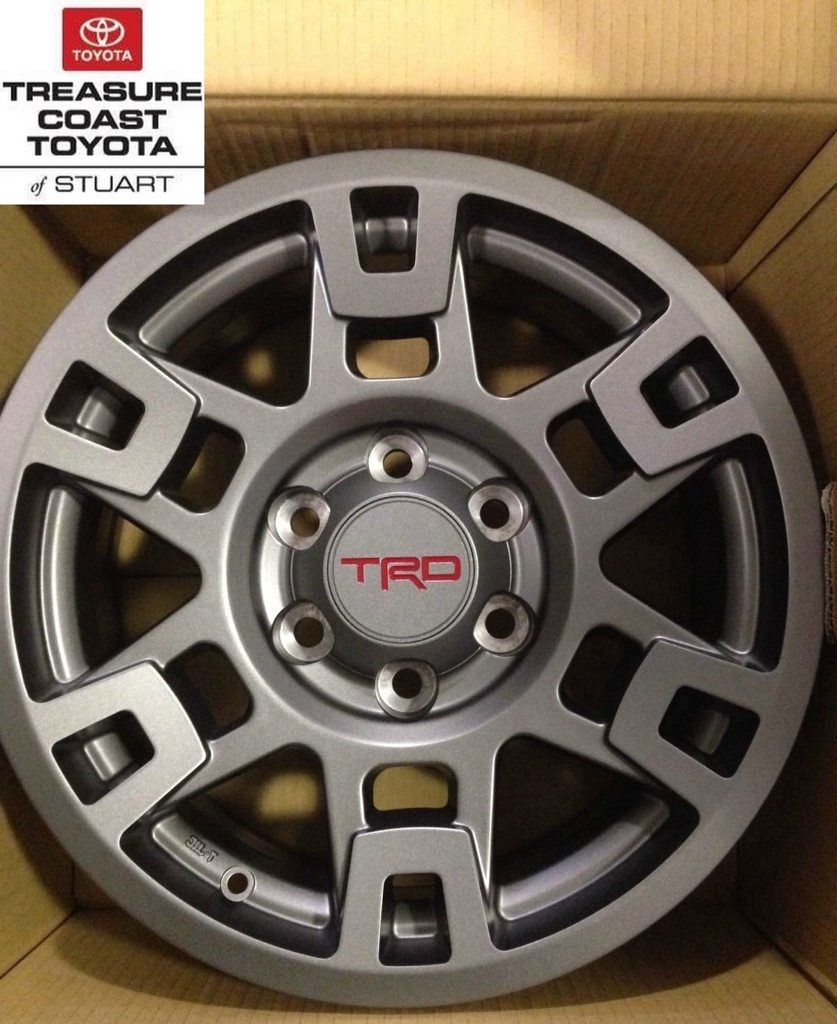 2/2[新品] TOYOTA TRD 純正 R17 6x139.7 2/2[新品] TOYOTA TRD 純正 R17 6x139.7