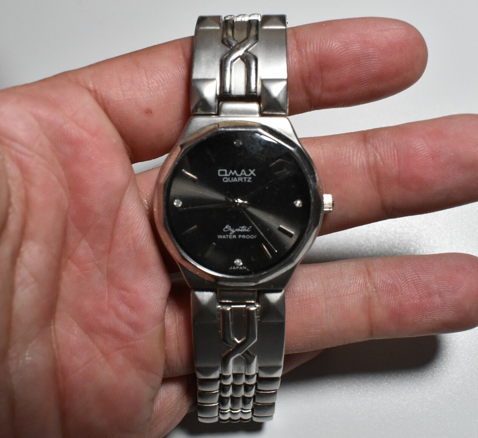 Vintage Omax Quartz Watch Water Proof Crystal Japan HB0239 Vintage Omax Quartz Watch Water Proof Crystal Japan HB0239