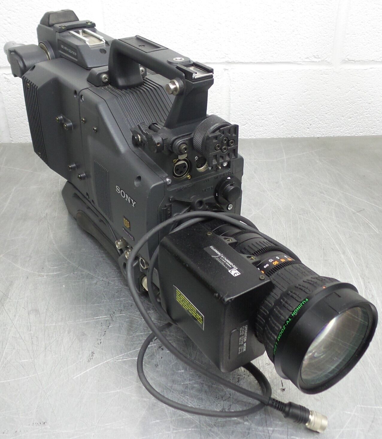ビデオカメラ SONY DIGITAL VIDEO CAMERA DXC-D30 CA-537 Sony DXC-D30 / CA-537 Power HAD Broadcast Camera - AS-IS