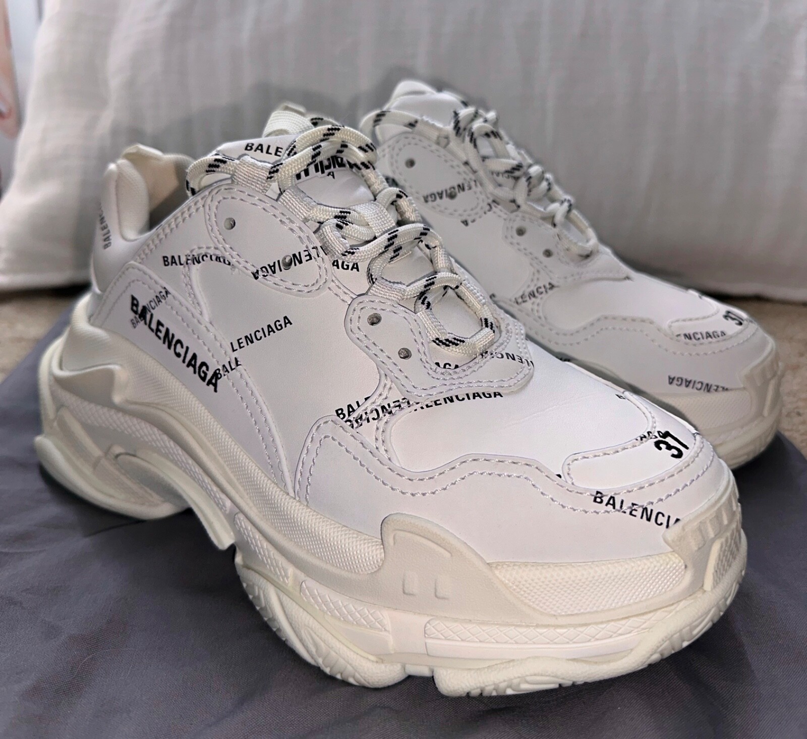 balenciaga triple s allover logo