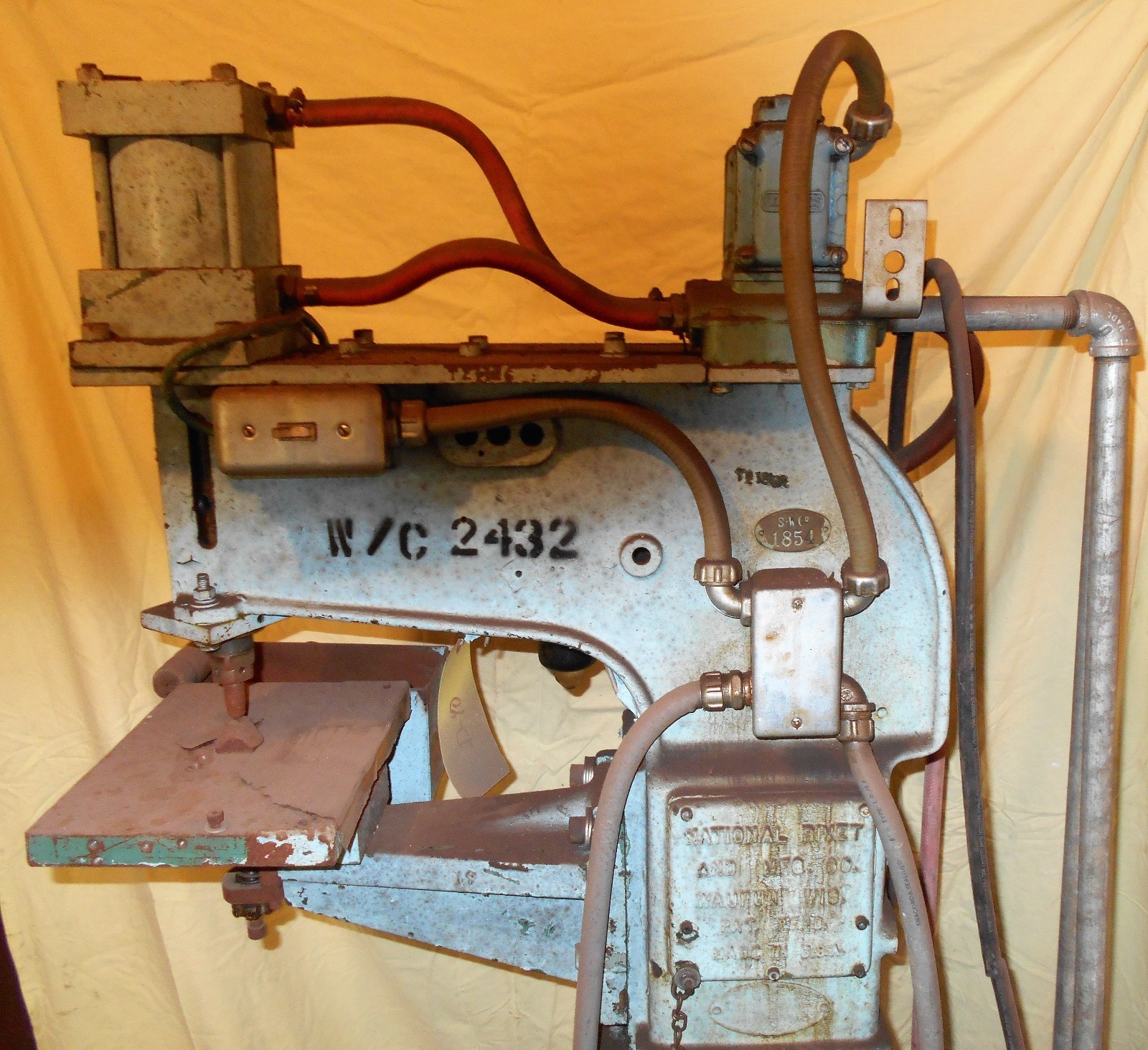 NATIONAL RIVET MACHINE PRESS AIR TINSMITH BLACKSMITH KNIFE TOOL FLOOR MODEL OLD