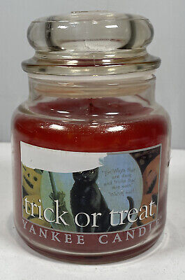 Yankee Candle Trick Or Treat 14.5oz Classic Jar Candle Black Cat Retired