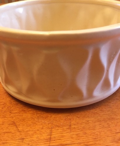 McCoy 522 Cream Color Planter