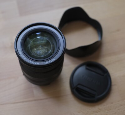 Fujifilm XF 16-80mm f/4 R OIS WR Zoom Camera Lens Excellent Condition
