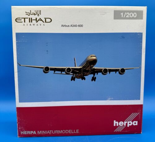 ➀ 1/400 エティハド航空 AIRBUS A340-600 A6-EHJ