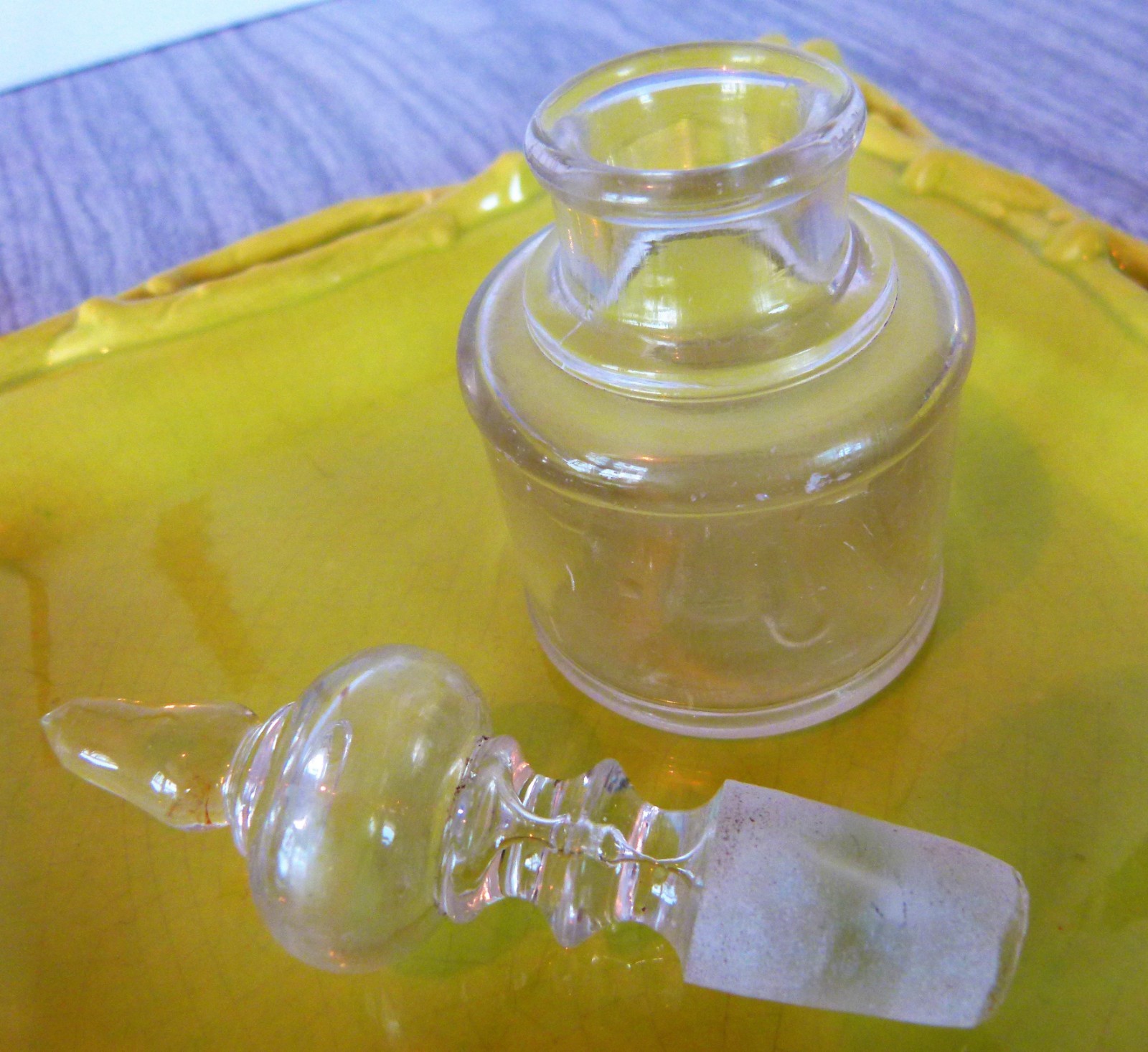 ANTIQUE VINTAGE INK BOTTLE INKWELL WITH FANCY GLASS STOPPER  5 3/4