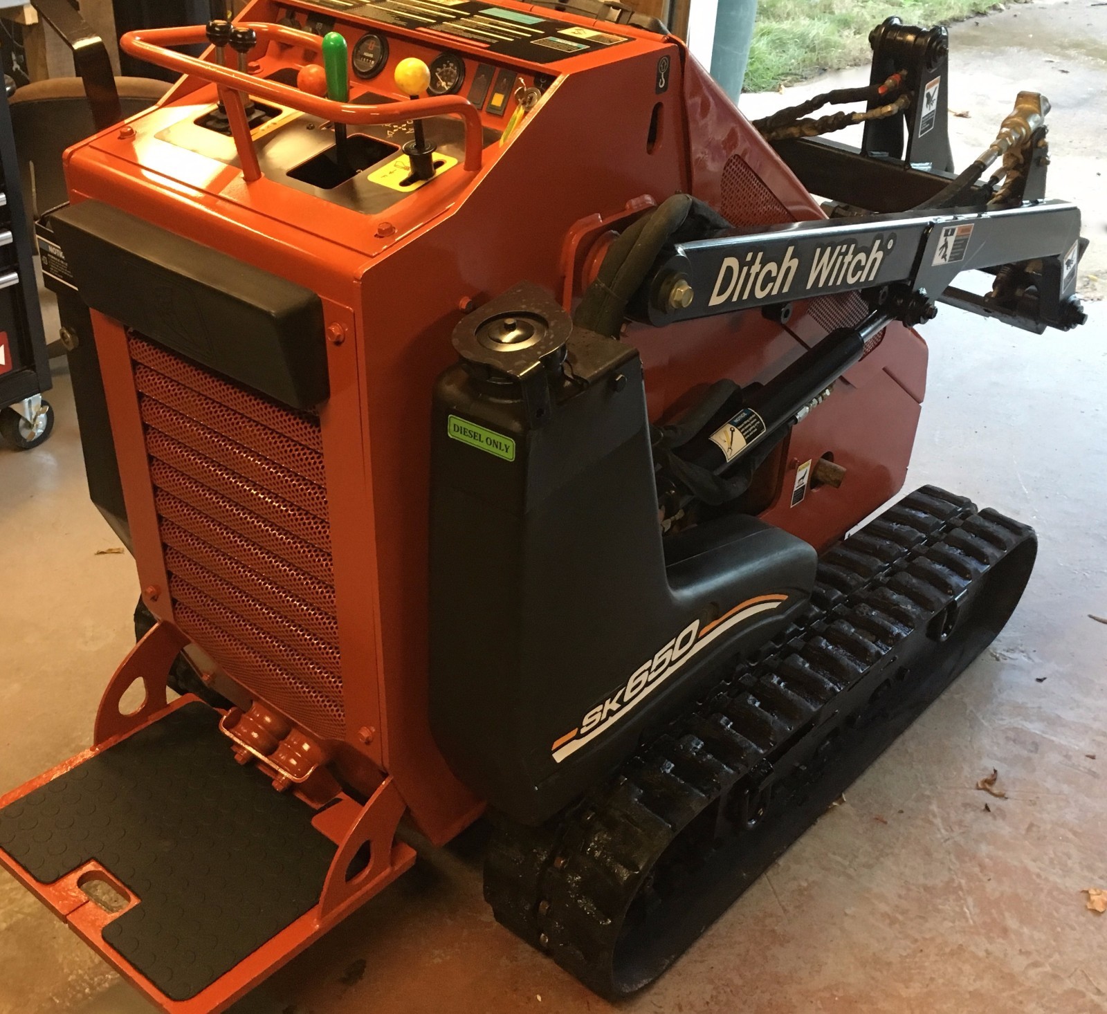 Mini Skid Steer Ditch Witch SK650 Walk behind Skidsteer loader