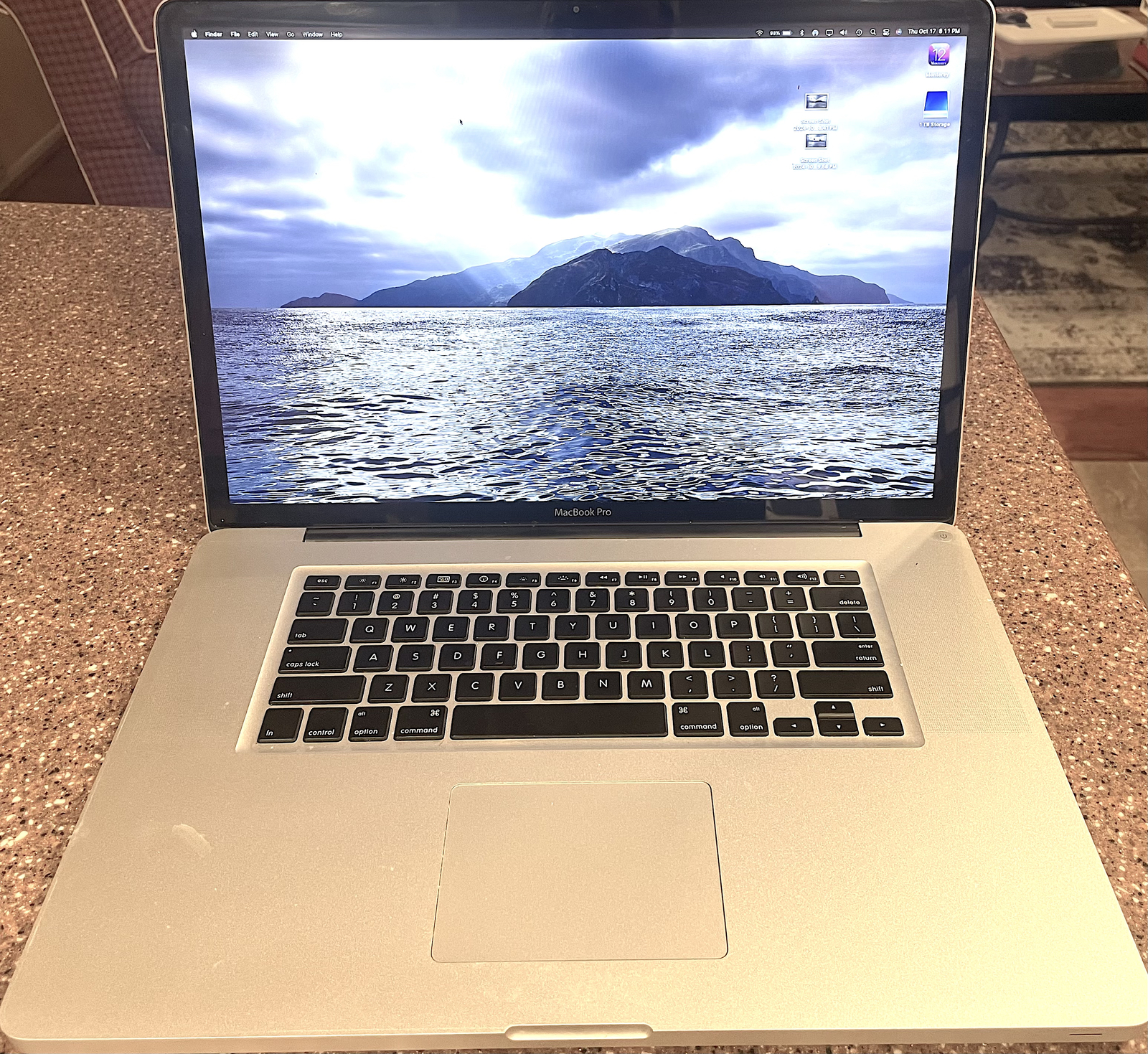 Macbook Pro 17インチ i7/16GB/SSD512GB 2011 2011 MacBook Pro 17'' 16GB RAM QUAD-Core i7 2.2GHz (3.3GHz