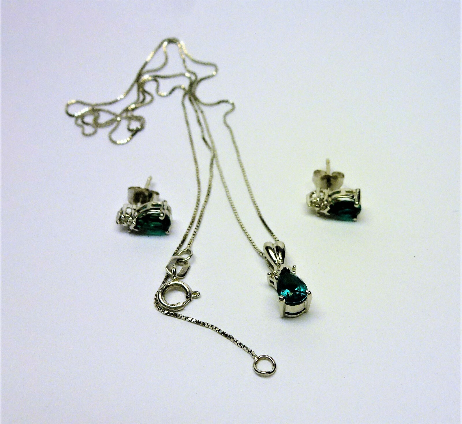 14K Solid White Gold Green Pear Cut Tourmaline&Diamond Earrings And Pendant Set