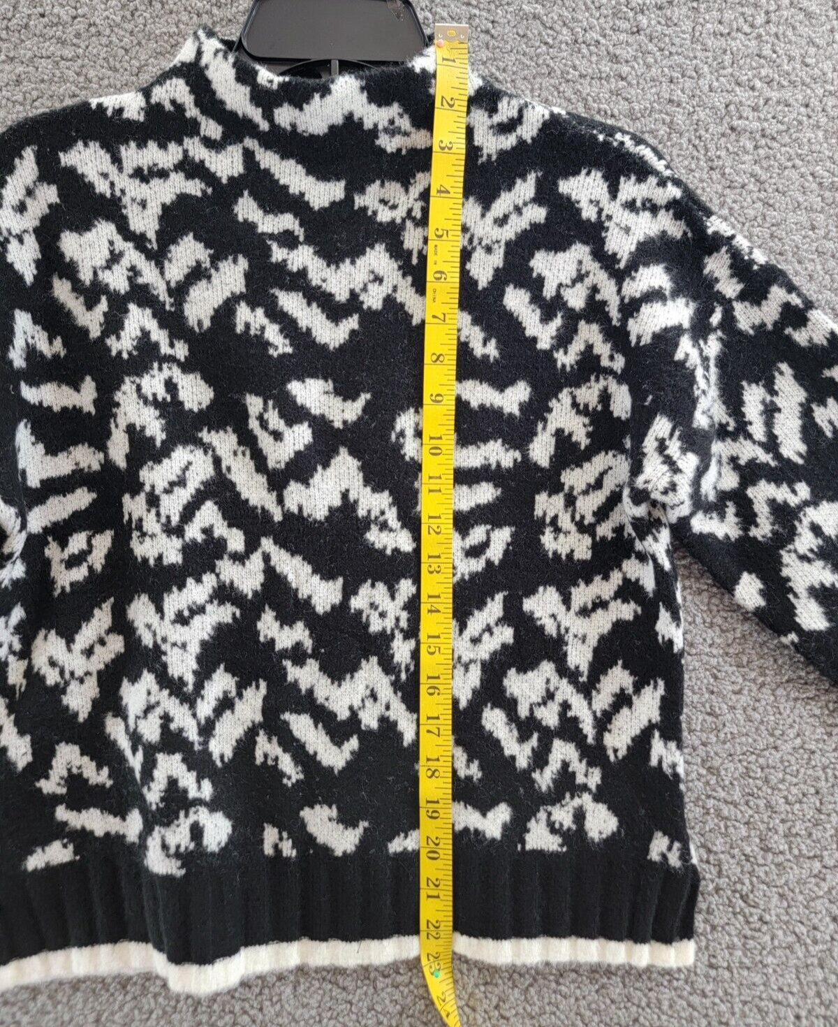 AQUA Animal Print Mock Neck Sweater Women's XS Black/Ivory Pullover Style L/S - Picture 7 of 15