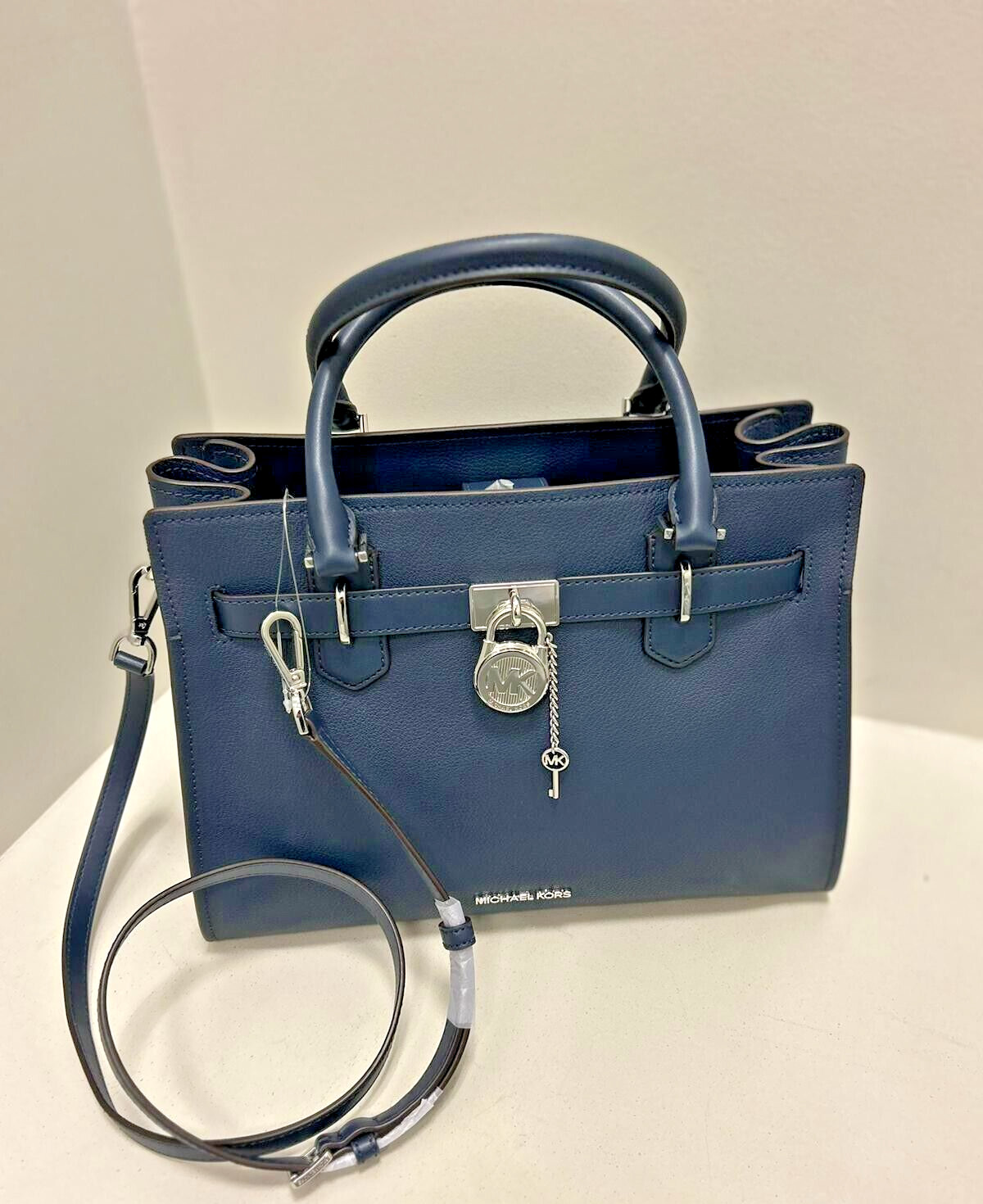 ミッチェル　301C Michael Kors Hamilton Women Medium Leather Satchel Handbag