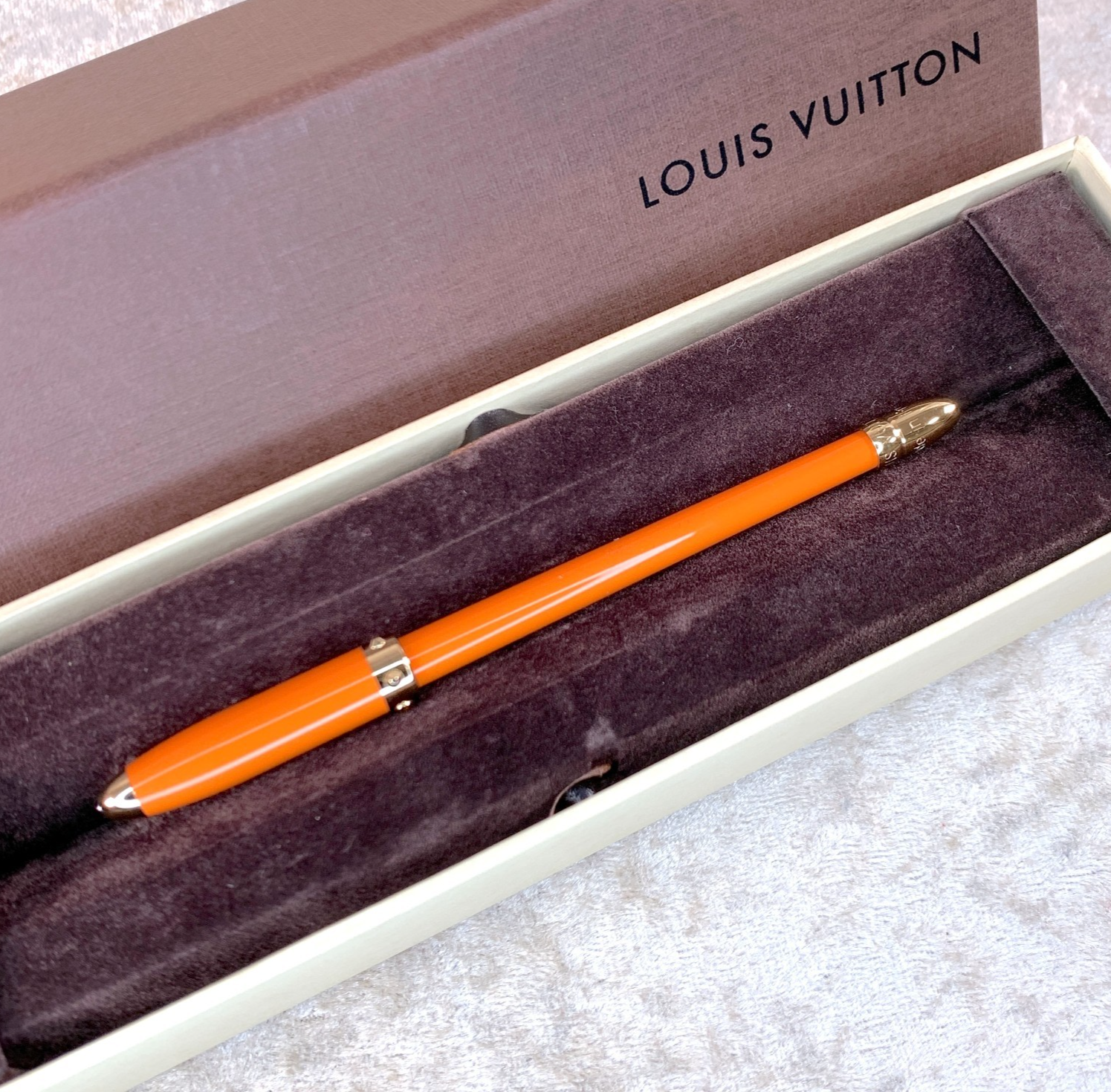 LOUIS VUITTON オレンジ A5ノート LOUIS VUITTONドップキットボルケーノオレンジM46765 - メルカリ