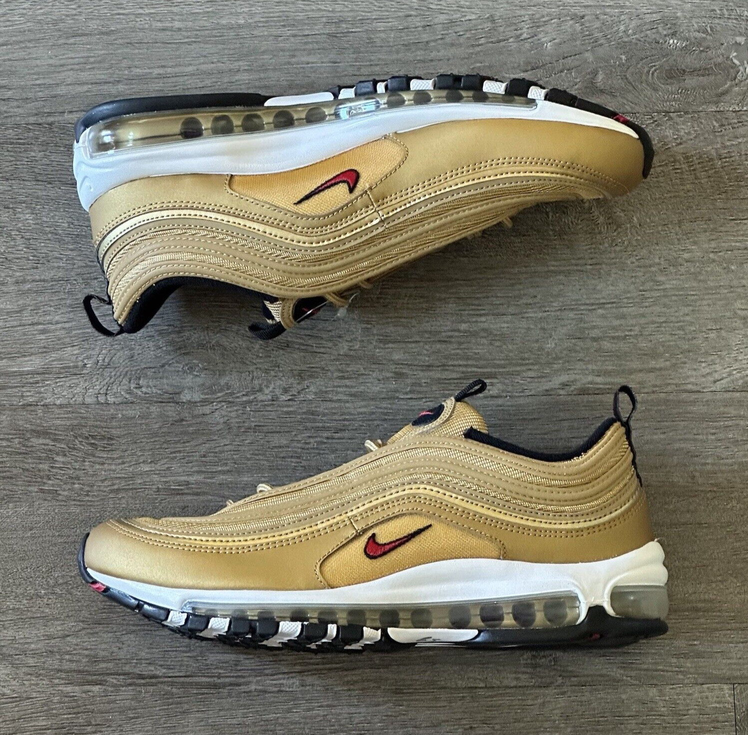 nike air max 2002 gold