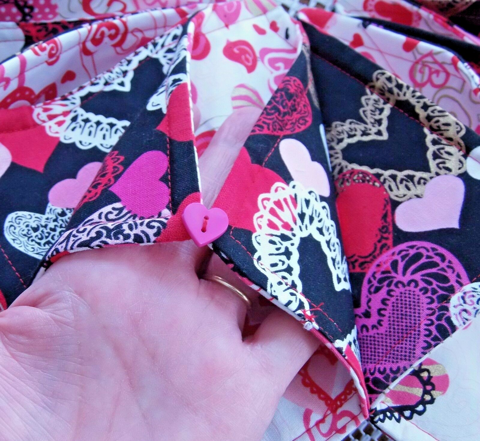 * Valentines Day Handmade Table Centrepiece Quilt 19