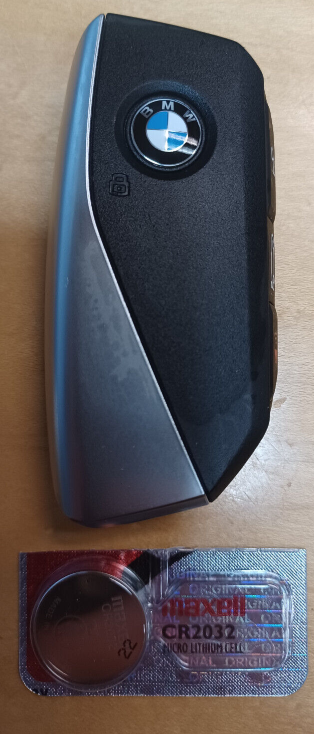 NEW BMWスマートキー Genuine OEM 4 Btn 2022-2026 BMW Smart Key Remote FOB IYZBK1