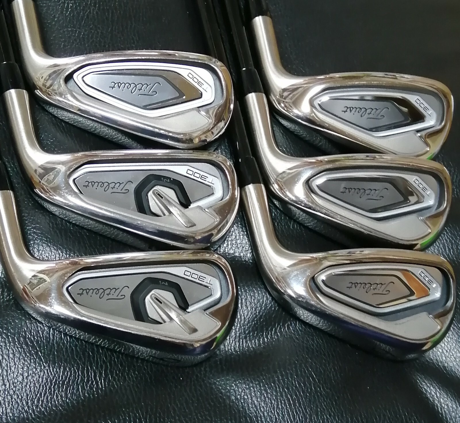 Titleist - 良品　タイトリスト　T300 5番アイアン　カーボン KUROKAGE 60i タイトリスト T300 アイアン 5本セット [Titleist KUROKAGE 60