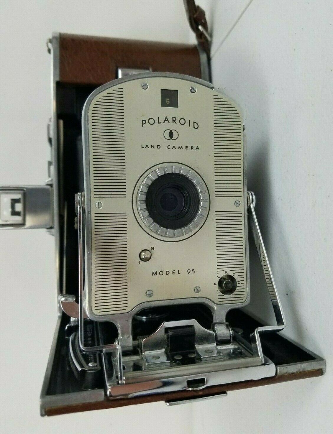 Polaroid Land Camera Model 95 with bag