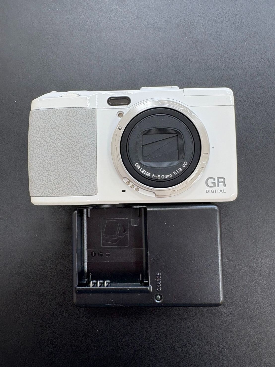 RICOH GR DIGITAL Ⅳ ホワイトエディション ホワイト リコー、1万台限定の「GR DIGITAL IV ホワイトエディション