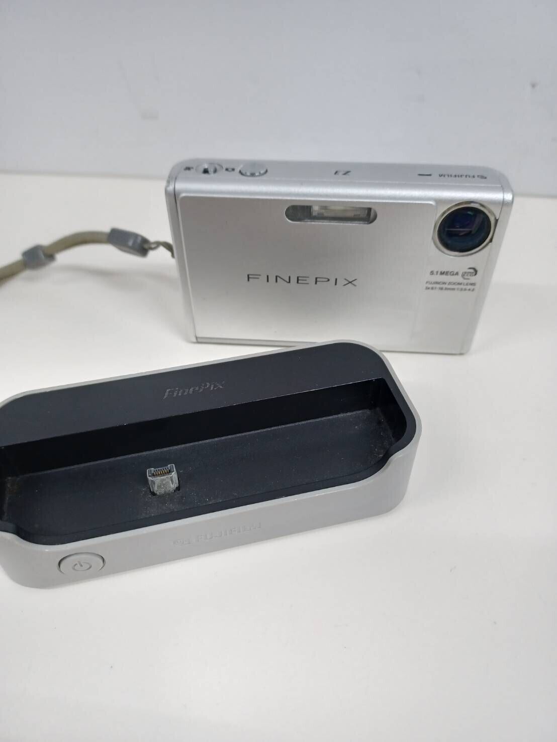 Fujifilm FinePix Z3 Compact Digital Camera Silver fine 5.12 Fujifilm FinePix Z3 Compact Digital Camera Silver fine 5.12