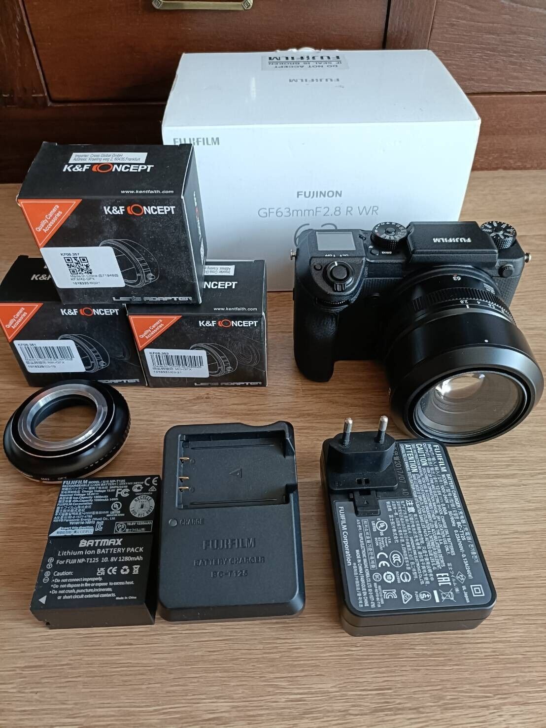 MINT. Fujifilm GFX 50s + GF63mm f2.8 NO EVF. SHUTTER 1k! + MINT. Fujifilm GFX 50s + GF63mm f2.8 NO EVF. SHUTTER 1k! +