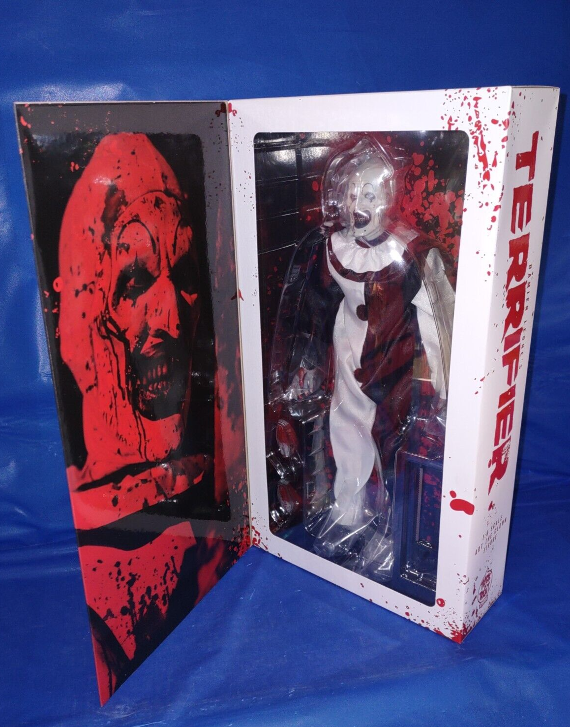 Terrifier Art The Clown 1:6 Scale Action Figure Trick or Terrifier Art The Clown 1:6 Scale Action Figure Trick or