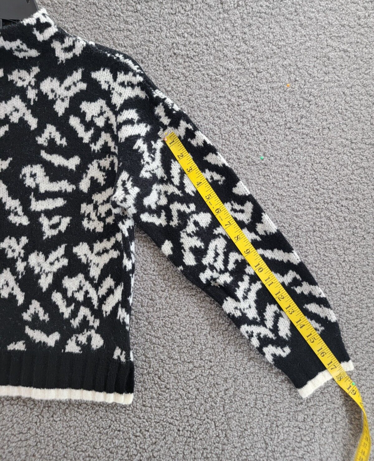 AQUA Animal Print Mock Neck Sweater Women's XS Black/Ivory Pullover Style L/S - Picture 6 of 15
